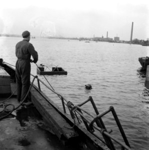 Amsterdam, fotos betreffende de herstellingswerken in de haven, Bestanddeelnr 900-9140