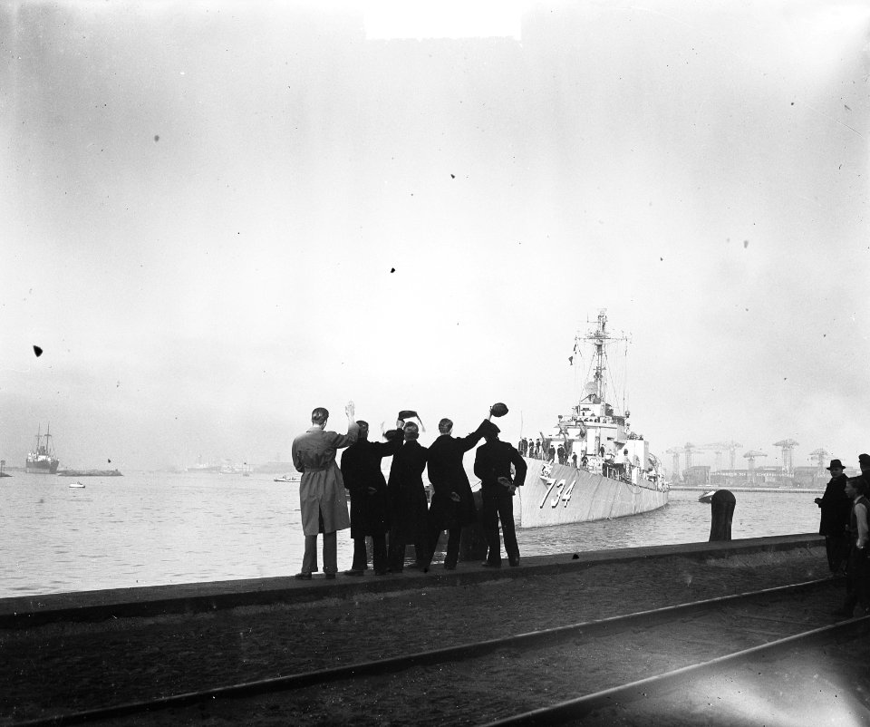Amerikaanse torpedojagers Pardy en Bristol te Amsterdam, Bestanddeelnr 903-0993
