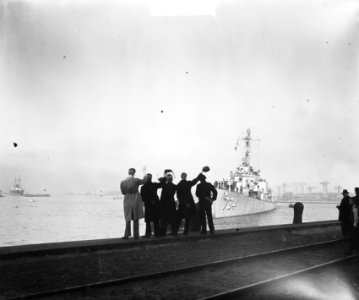 Amerikaanse torpedojagers Pardy en Bristol te Amsterdam, Bestanddeelnr 903-0993