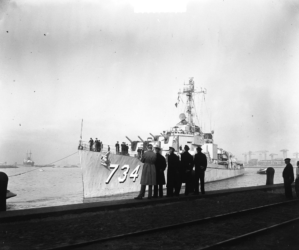 Amerikaanse torpedojagers Pardy en Bristol te Amsterdam, Bestanddeelnr 903-0994