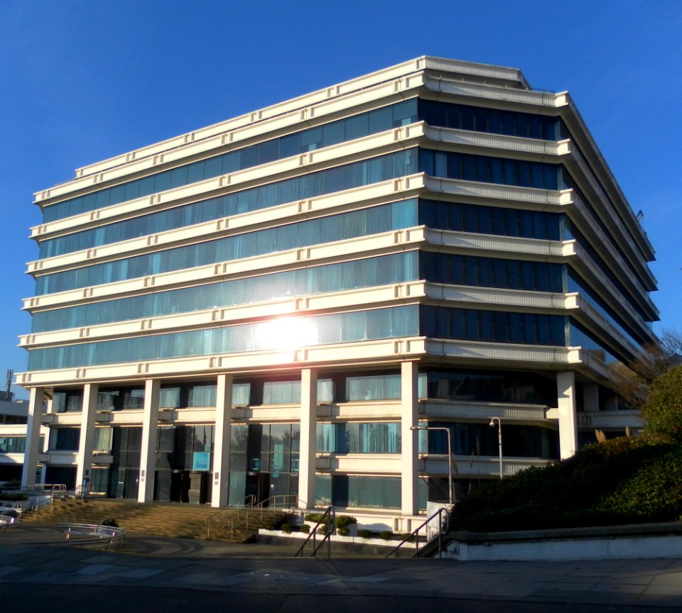 Amex House, Edward Street, Brighton (October 2011) (4)