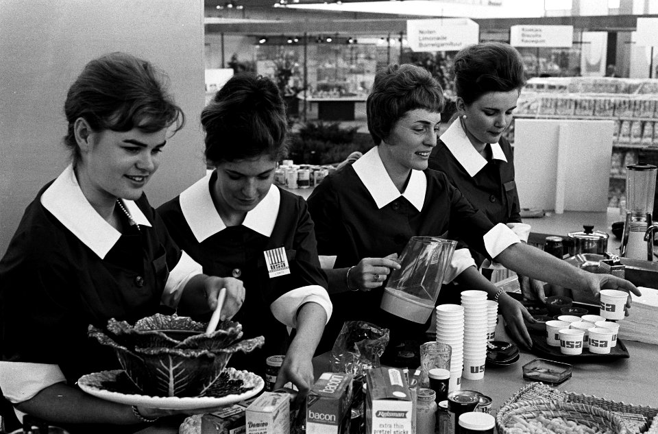 Amerikaanse tentoonstelling in RAI door Lyndon Johnson geopend Het echtpaar van, Bestanddeelnr 915-7126