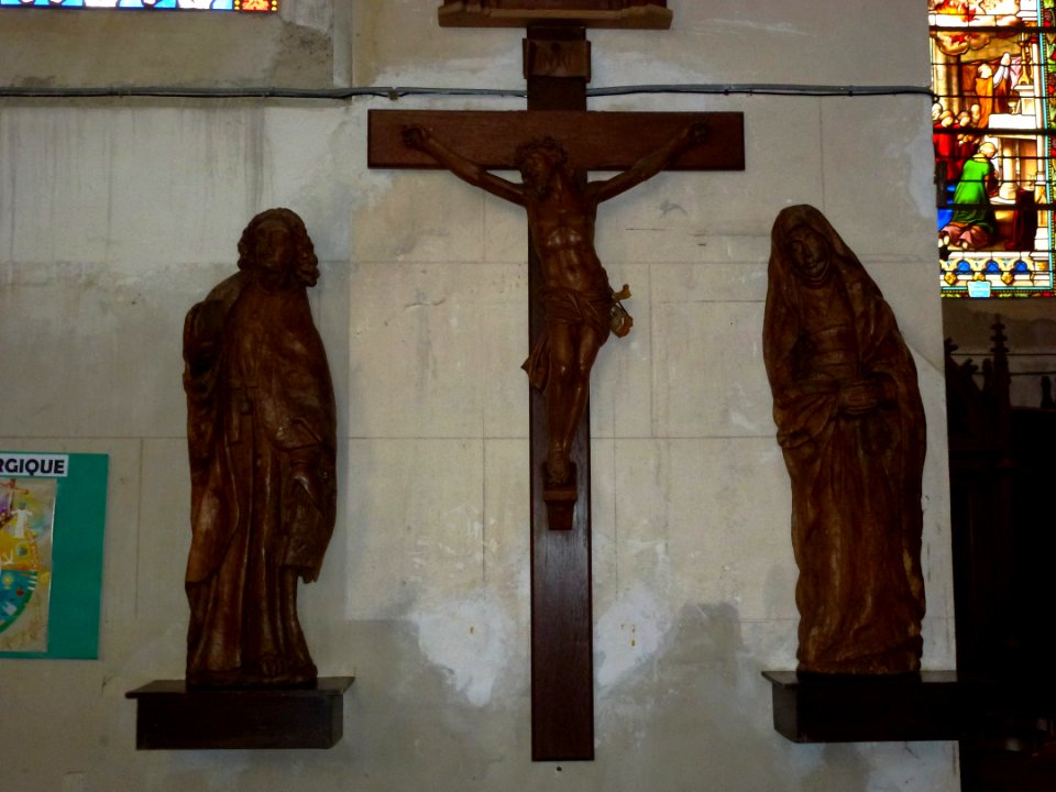Amfreville-la-Campagne (Eure, Fr) église, statue groupe calvaire