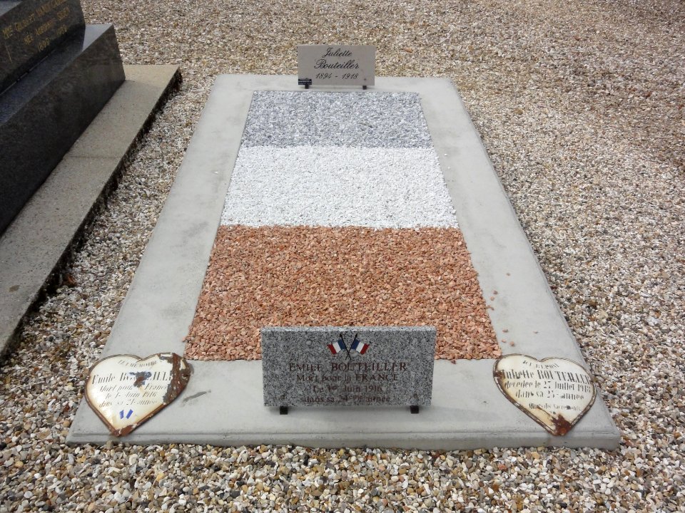 Amfreville-les-Champs (Seine-Mar.) tombe militaire 02