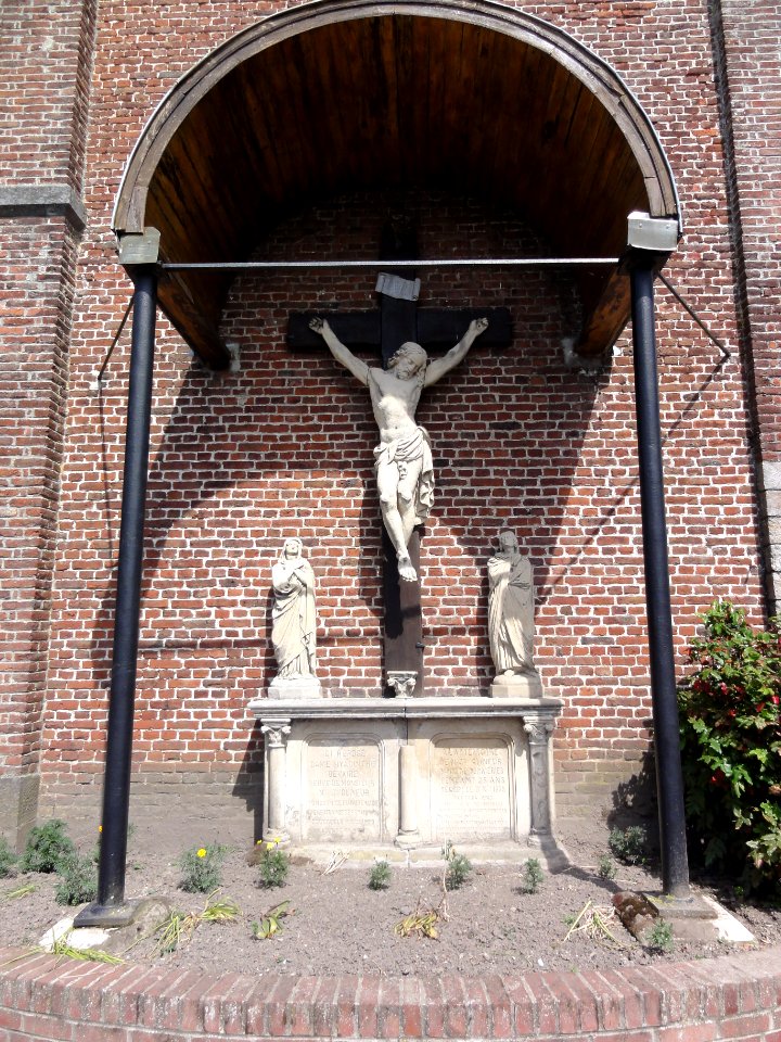 Amfroipret (Nord, Fr) calvaire funéraire