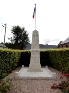 Amfreville-les-Champs (Seine-Mar.) monument aux morts