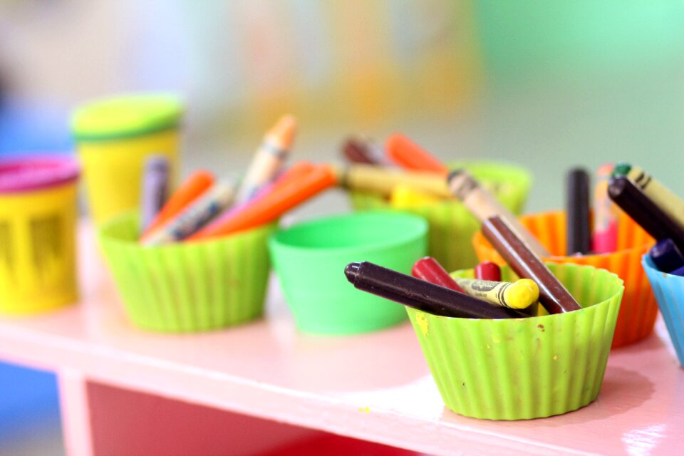 Colour colourful crayons