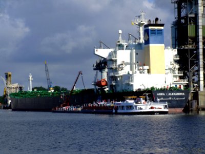 Amira IMO 9216248 p2 at Port of Amsterdam, Holland 26-Aug-2007