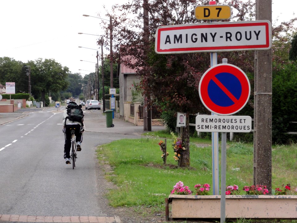 Amigny-Rouy (Aisne) city limit sign