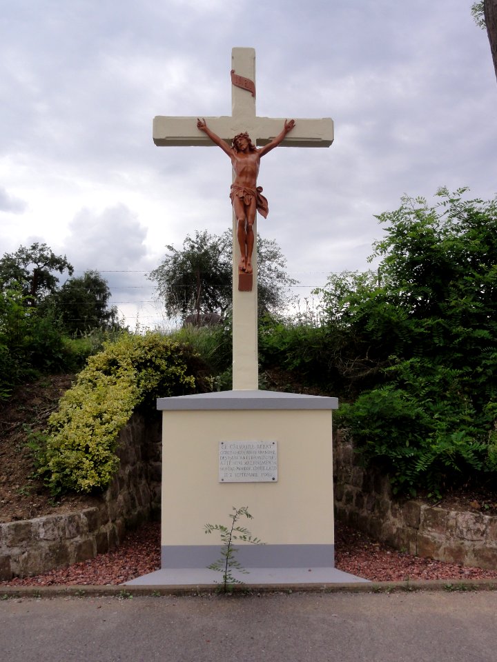 Amigny-Rouy (Aisne) croix de chemin