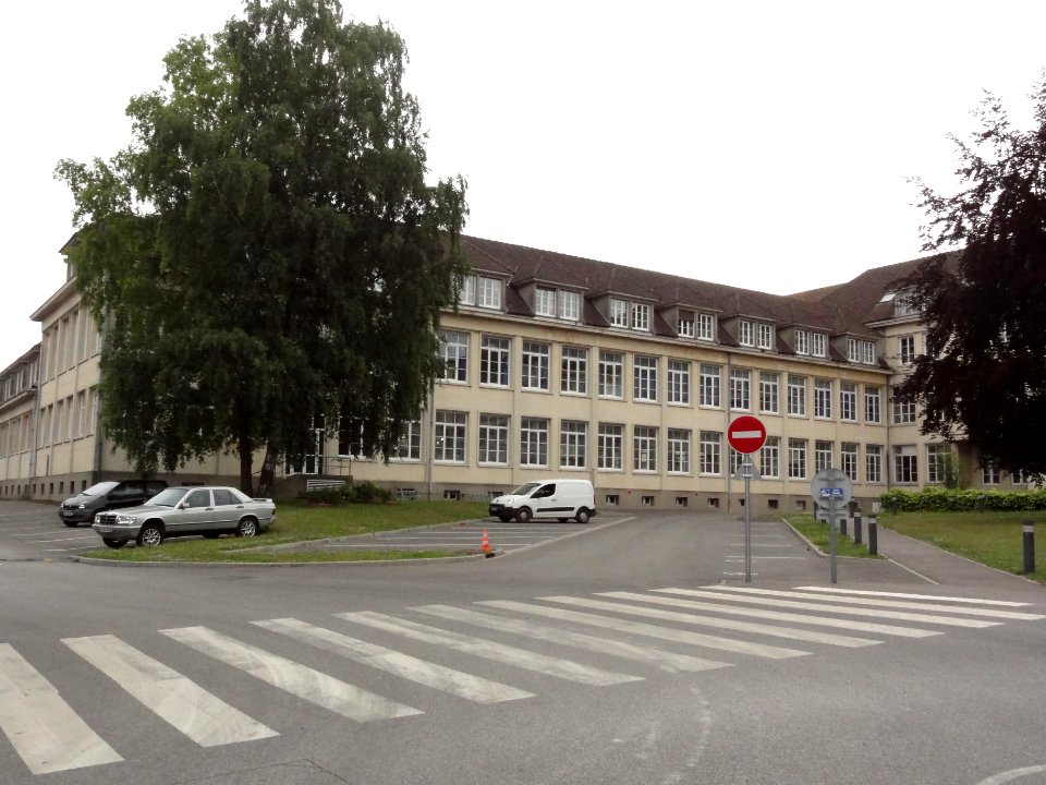 Amiens, lycée La Providence (école et lycée) (02) aile gauche