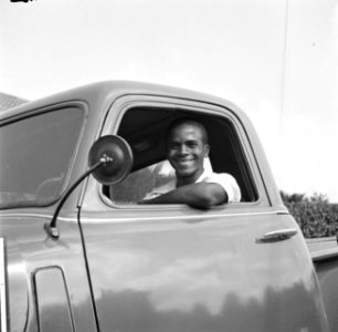 Amello in een pick-up op Curaçao, Bestanddeelnr 252-7348