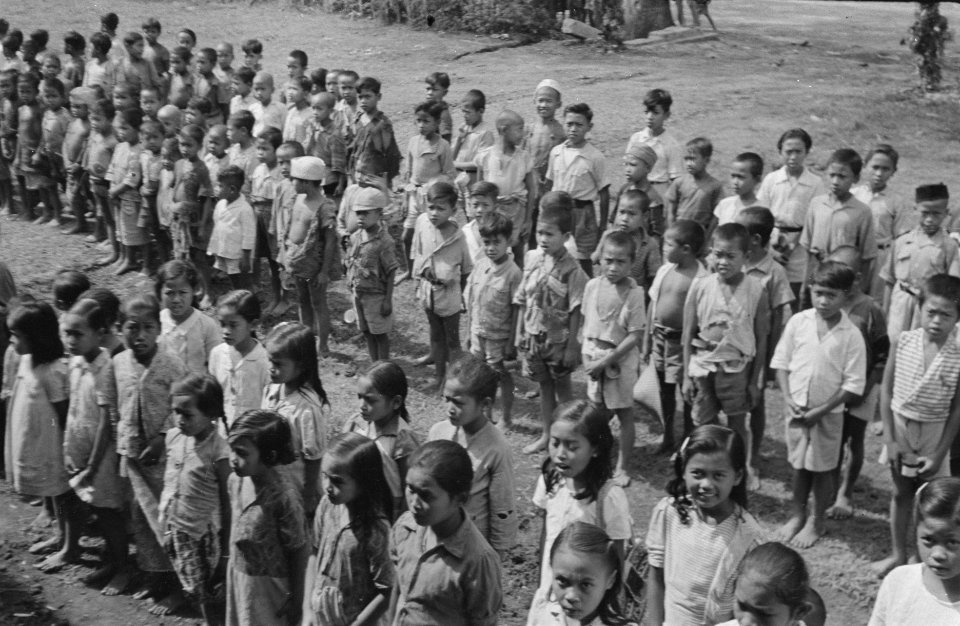 Amabarawa Bij de opbouw van een geordende wereld in Indonesies bevrijde gebiede, Bestanddeelnr 370-1-2