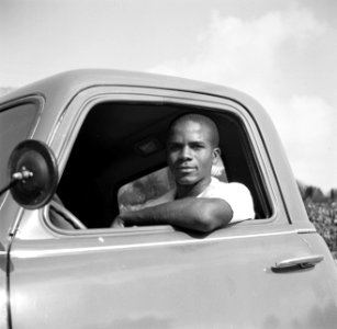 Amello in een pick-up op Curaçao, Bestanddeelnr 252-7349