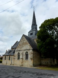 Amagne (Ardennes) église, vue angulaire