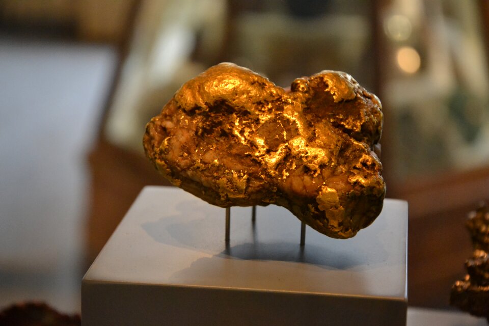 Gemstone gemstones the golden color