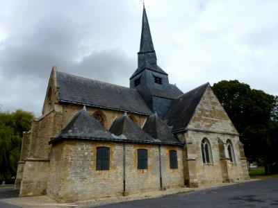 Amagne (Ardennes) église, vue latérale
