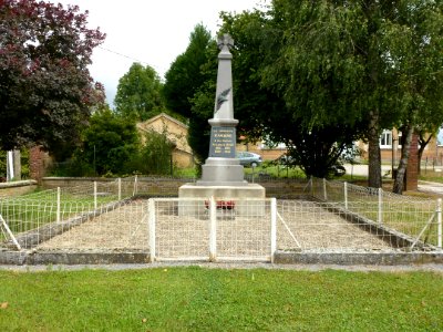 Amagne (Ardennes) monument aux morts
