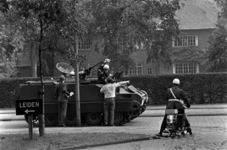 Ambonezen bezetten woning van Indonesische Ambassadeur, Wassenaar, Bestanddeelnr 923-7993