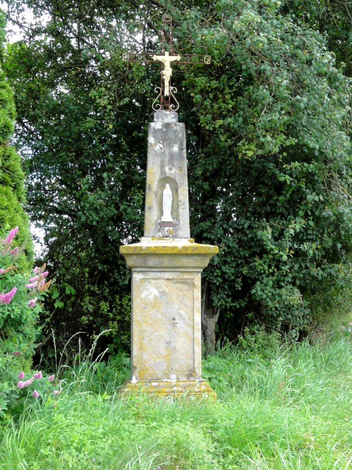 Amenoncourt (M-et-M) croix, chemin d'Igney