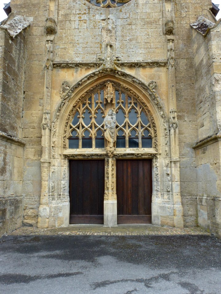 Amagne (Ardennes) église, portail