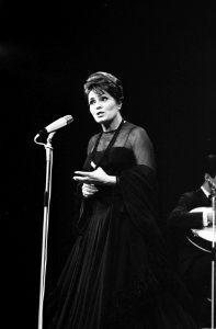 Amalia Rodrigues, Bestanddeelnr 922-1813