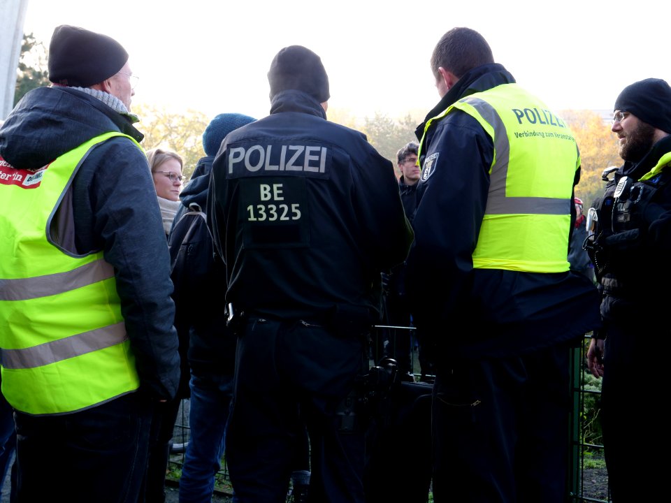 AmBodenBleiben protest Berlin 2019 way to Tegel 03