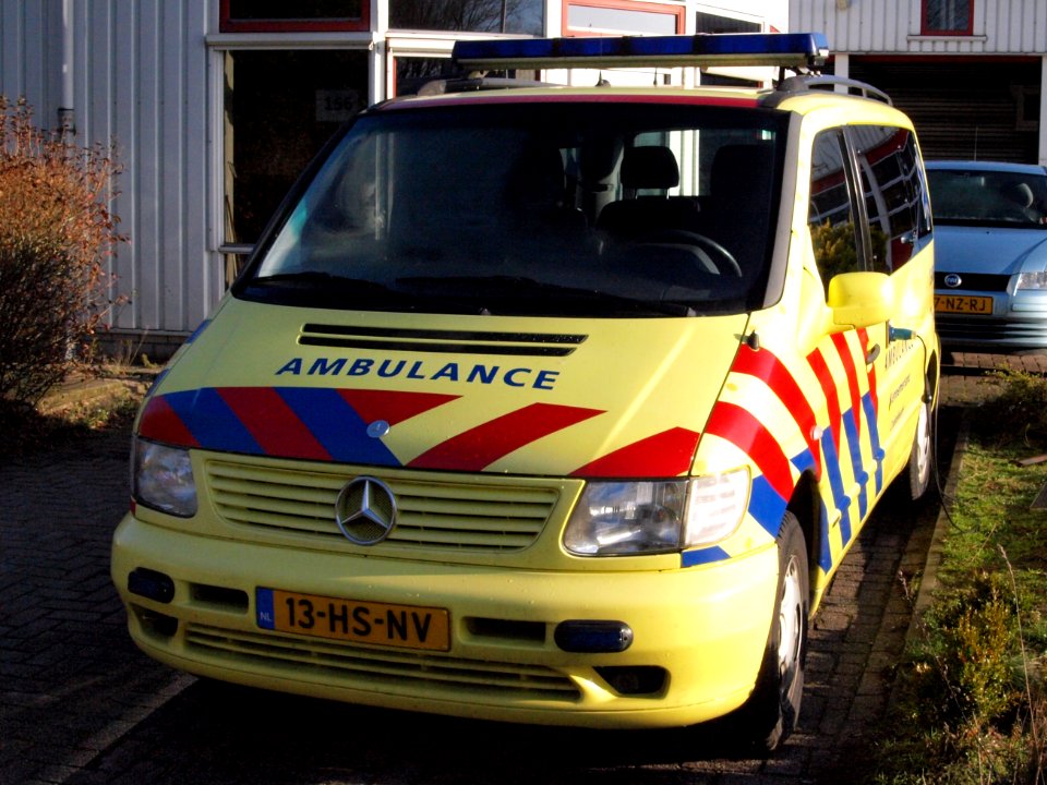 Ambulance Kennemerland Coordinatie, Mercedes, Unit 12-803 pic2