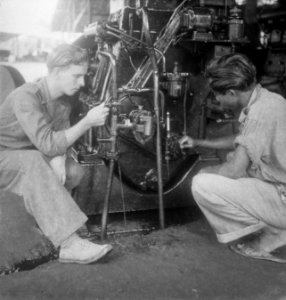Ambon Broers van de landtransporteurs, de AAT, zouden we de mannen van de afdel, Bestanddeelnr 14521