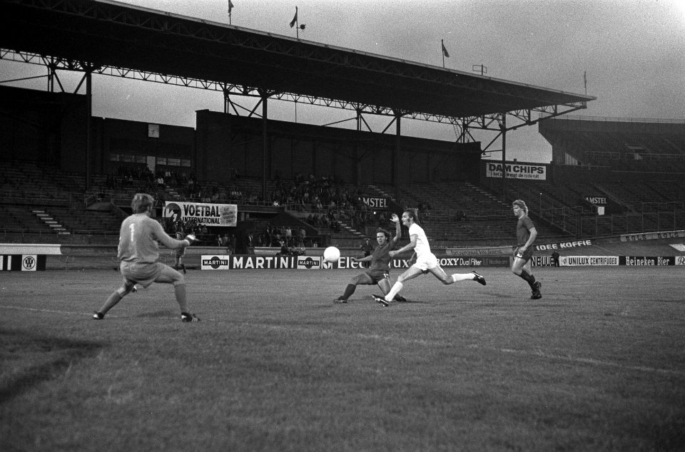 Amsterdam tegen AC Nitra 2-3, Intertoto competitie, Bestanddeelnr 926-5342