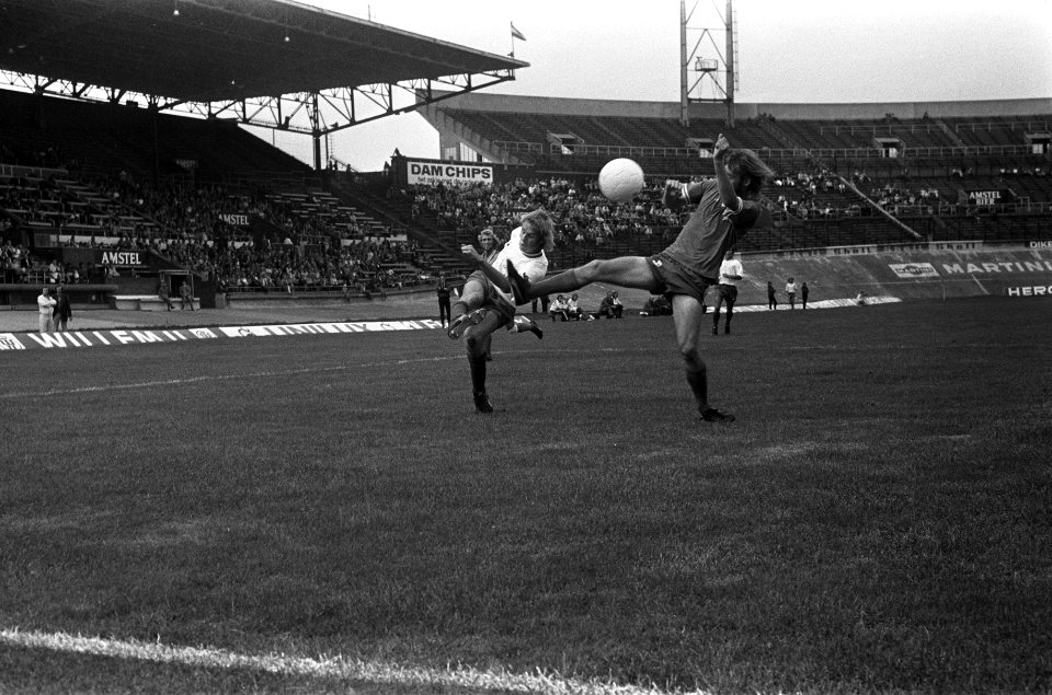 Amsterdam tegen MVV 2-2, spelmoment, Bestanddeelnr 926-6548