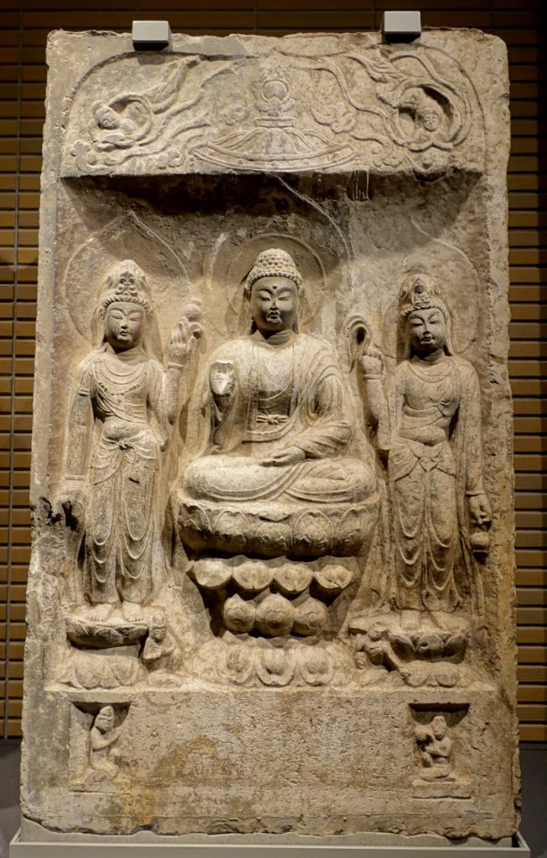 Amitabha triad in a niche, Baoqingsi temple, Xi'an, Shaanxi province, China, Tang dynasty, dated 703 AD, limestone DSC08704