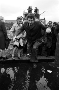 Ambtenarendemonstratie, Den Haag tegen bezuigingsplannen Van Agt Wim Kok sprin, Bestanddeelnr 929-7911