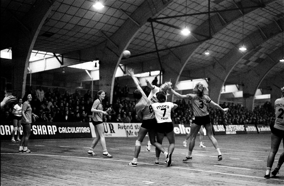 AMC Niloc tegen Swift 10-11, zaalhandbal in Oude RAI te Amsterdam spelmomenten, Bestanddeelnr 927-6316