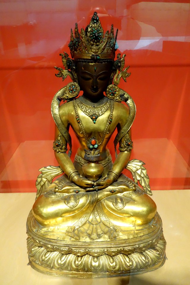 Amitayus, view 1, Nepal, 17th or 18th century, gilt copper - Berkeley Art Museum and Pacific Film Archive - DSC03974