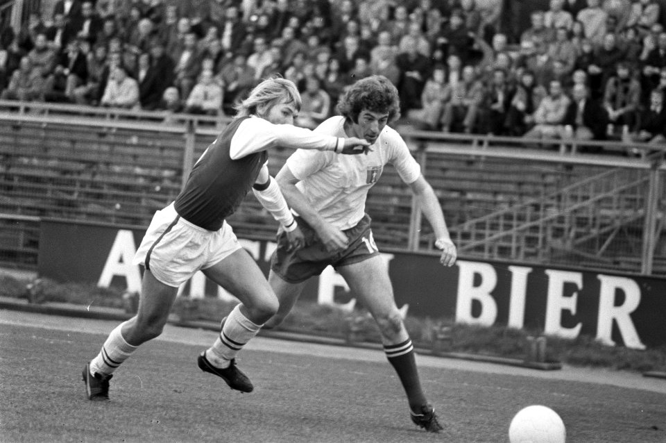 Amsterdam tegen Haarlem 2-1, Frank Kramer (rechts) in aktie, Bestanddeelnr 925-9519