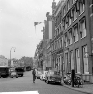 Amsterdam vlagt voor Prinses Irene (de Munttoren), Bestanddeelnr 916-7235 photo