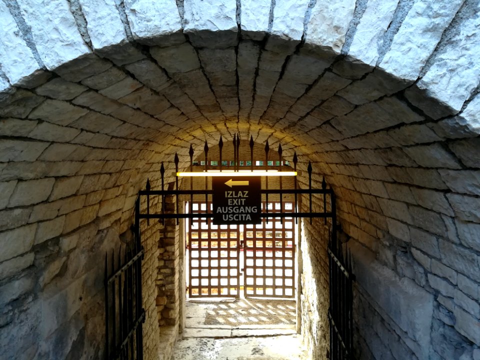 Amphitheatre (Pula), interior 2017 04