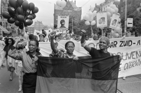 Amsterdam solidariteitsdemonstratie met Zuid-Afrikaanse vrouwen drie Zuid Afri, Bestanddeelnr 933-7251