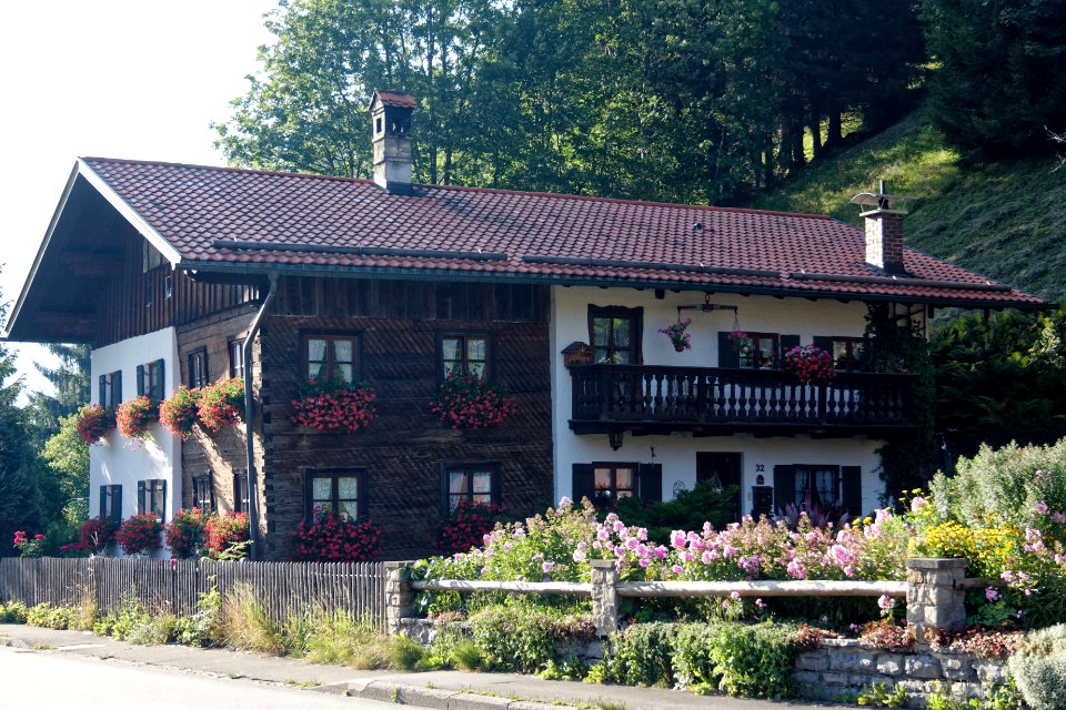 Ammergauer Straße 32 bjs090823-01