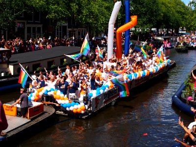 Amsterdam Gay Pride 2013 VVD boat pic5