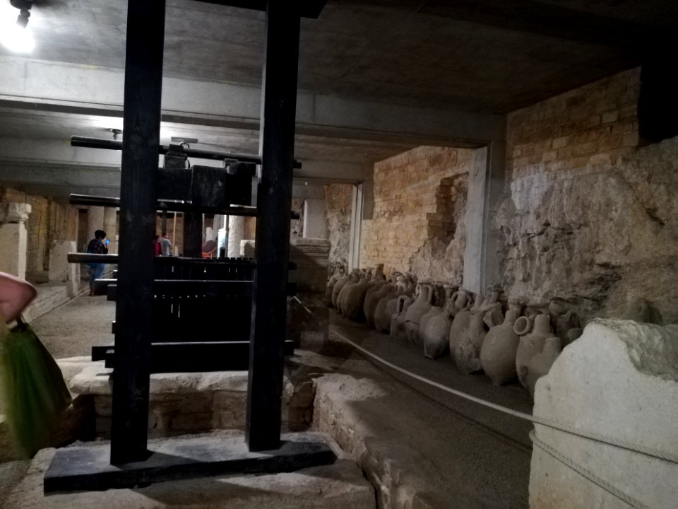 Amphitheatre (Pula), interior, exhibition 36