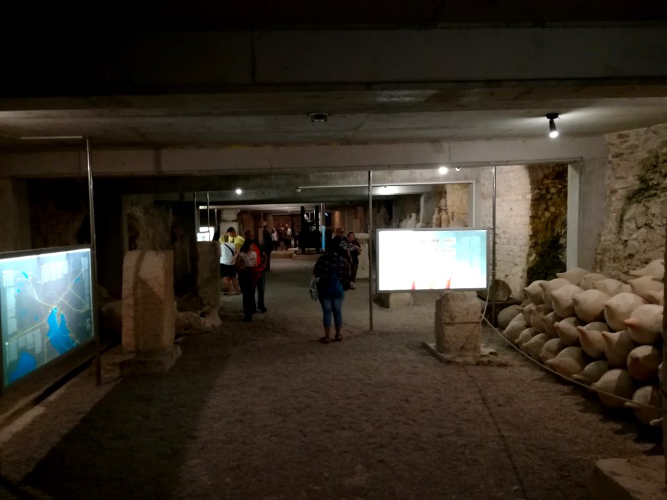 Amphitheatre (Pula), interior, exhibition 28