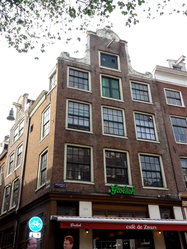 Amsterdam Rijksmonument 1496 en 5661 Spuistraat bij 334 (zijgevel) en 334 (voorgevel)