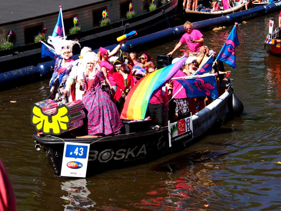 Amsterdam Gay Pride 2013 Vonessen Design boat pic3