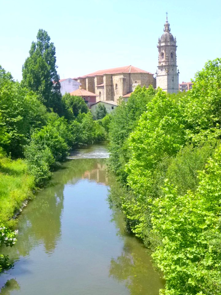 Amorebieta - Río Ibaizábal e Iglesia de Santa María de la Asunción 5
