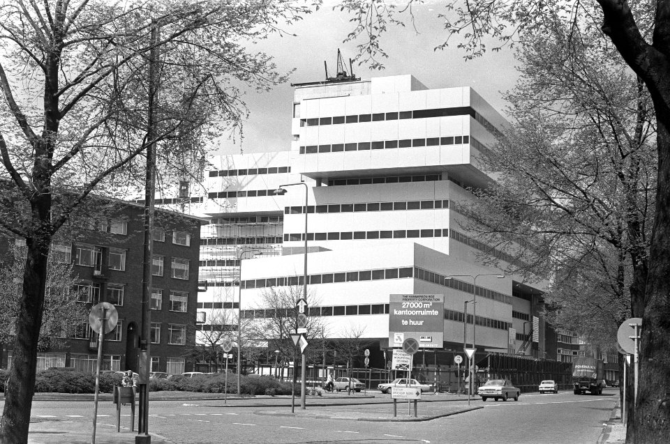 Amsterdam Kantoorgebouw aan de Amsteldijk ontworpen door het architectenbureau , Bestanddeelnr 925-5634