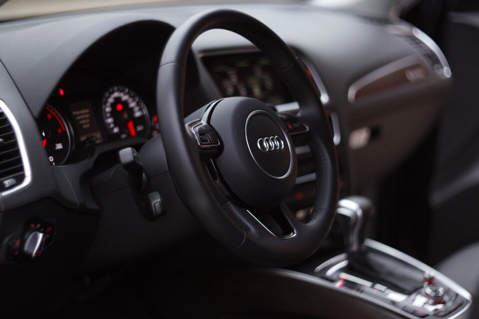 Auto steering wheel audi