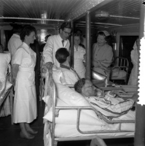 Amsterdam koningin Juliana op hospitaalschip Kasteel van Staverden, Bestanddeelnr 906-5020