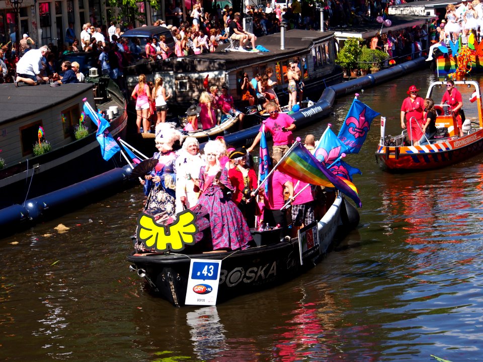 Amsterdam Gay Pride 2013 Vonessen Design boat pic2